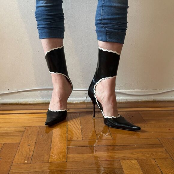 Bronx Ankle Wrap Elongated Pointy Toe Black and White Maid ALL LEATHER - Picture 2 of 9